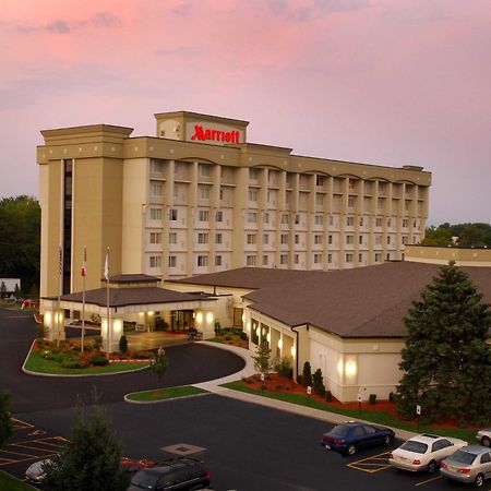 Rochester Airport Marriott Bagian luar foto