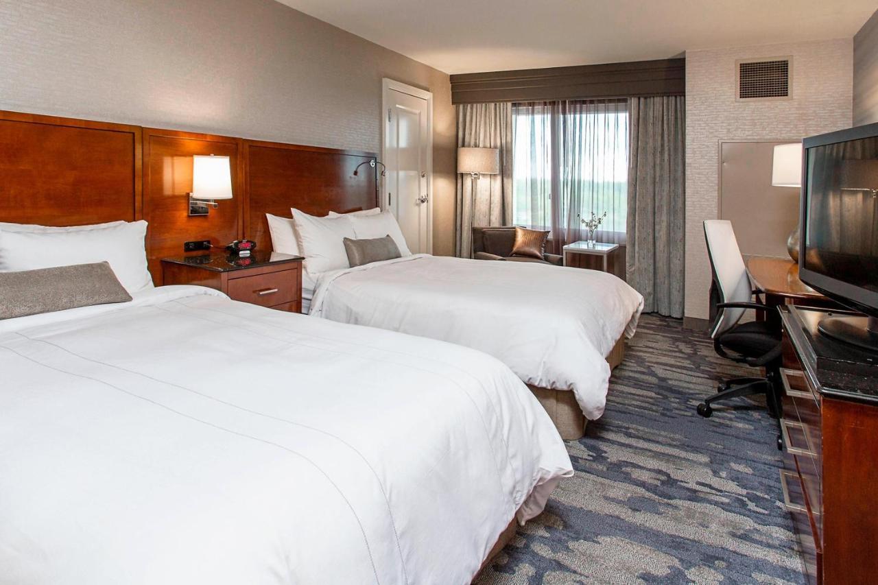 Rochester Airport Marriott Bagian luar foto