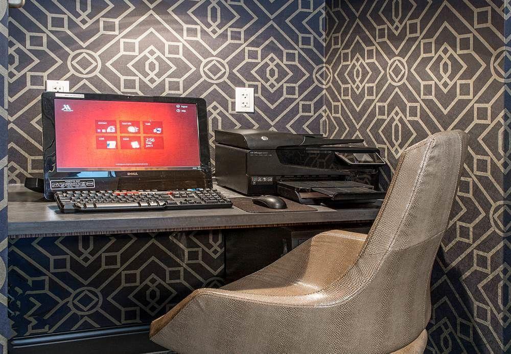 Rochester Airport Marriott Bagian luar foto