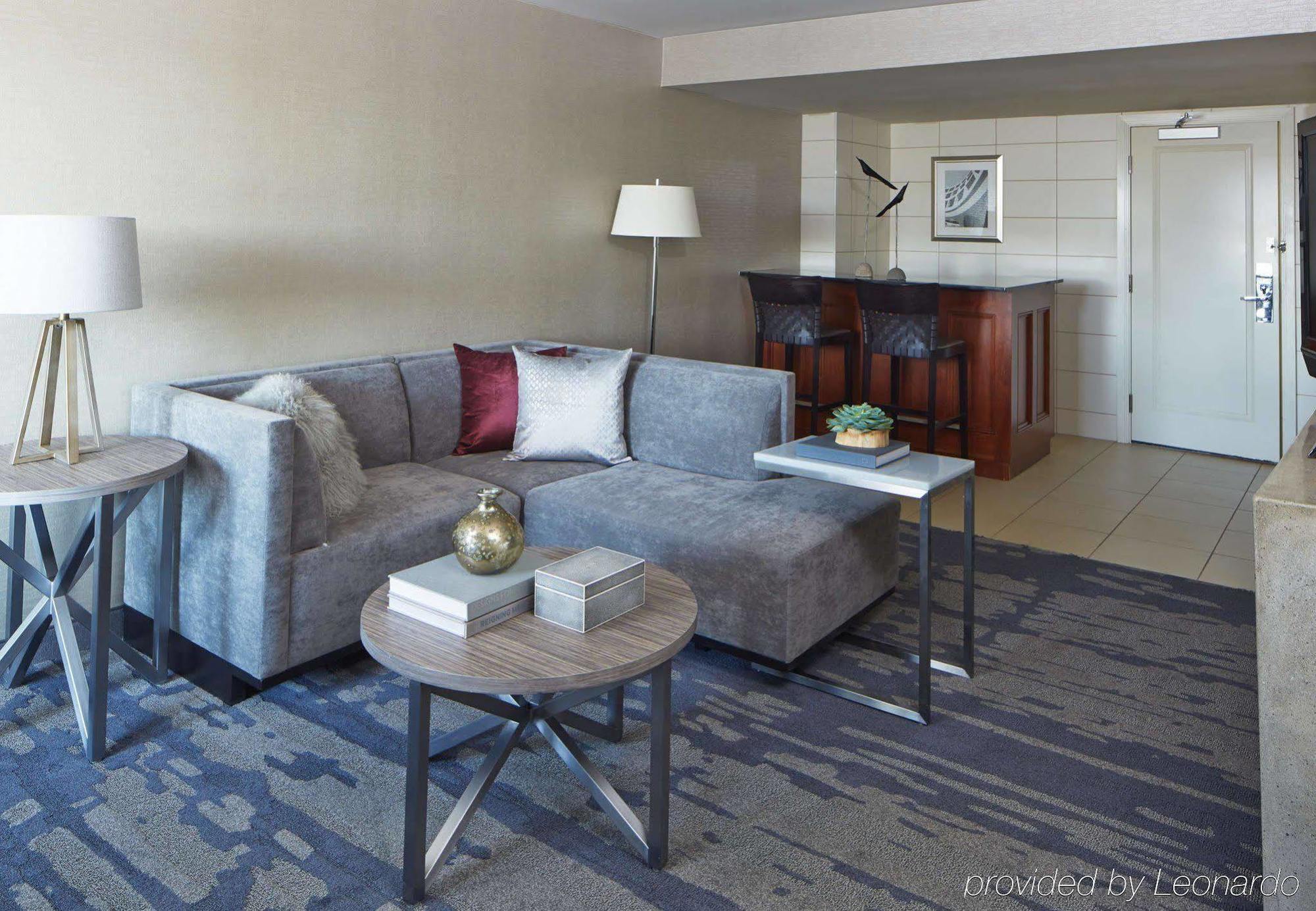 Rochester Airport Marriott Bagian luar foto