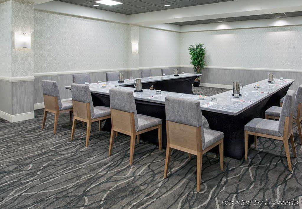 Rochester Airport Marriott Bagian luar foto