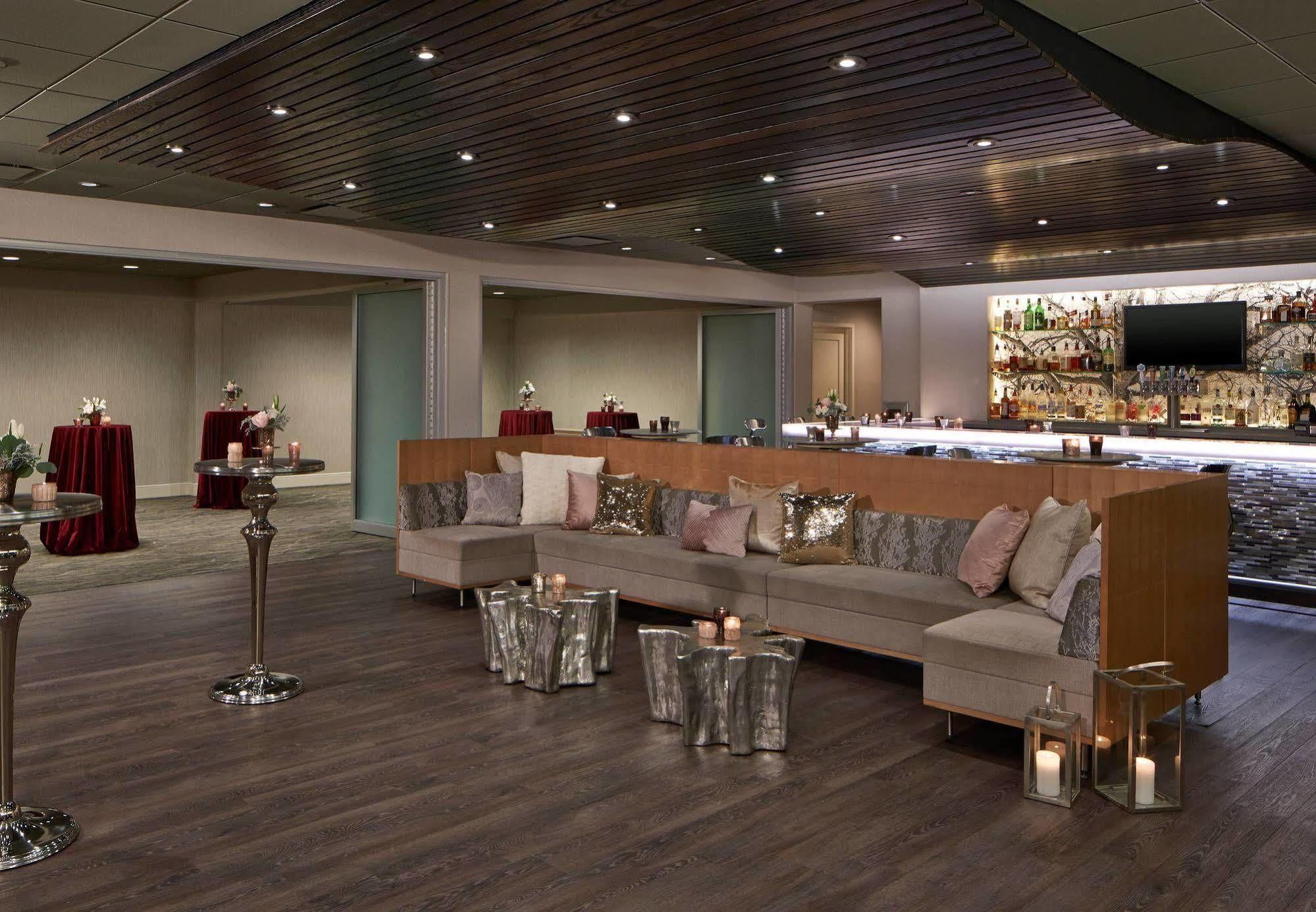 Rochester Airport Marriott Bagian luar foto
