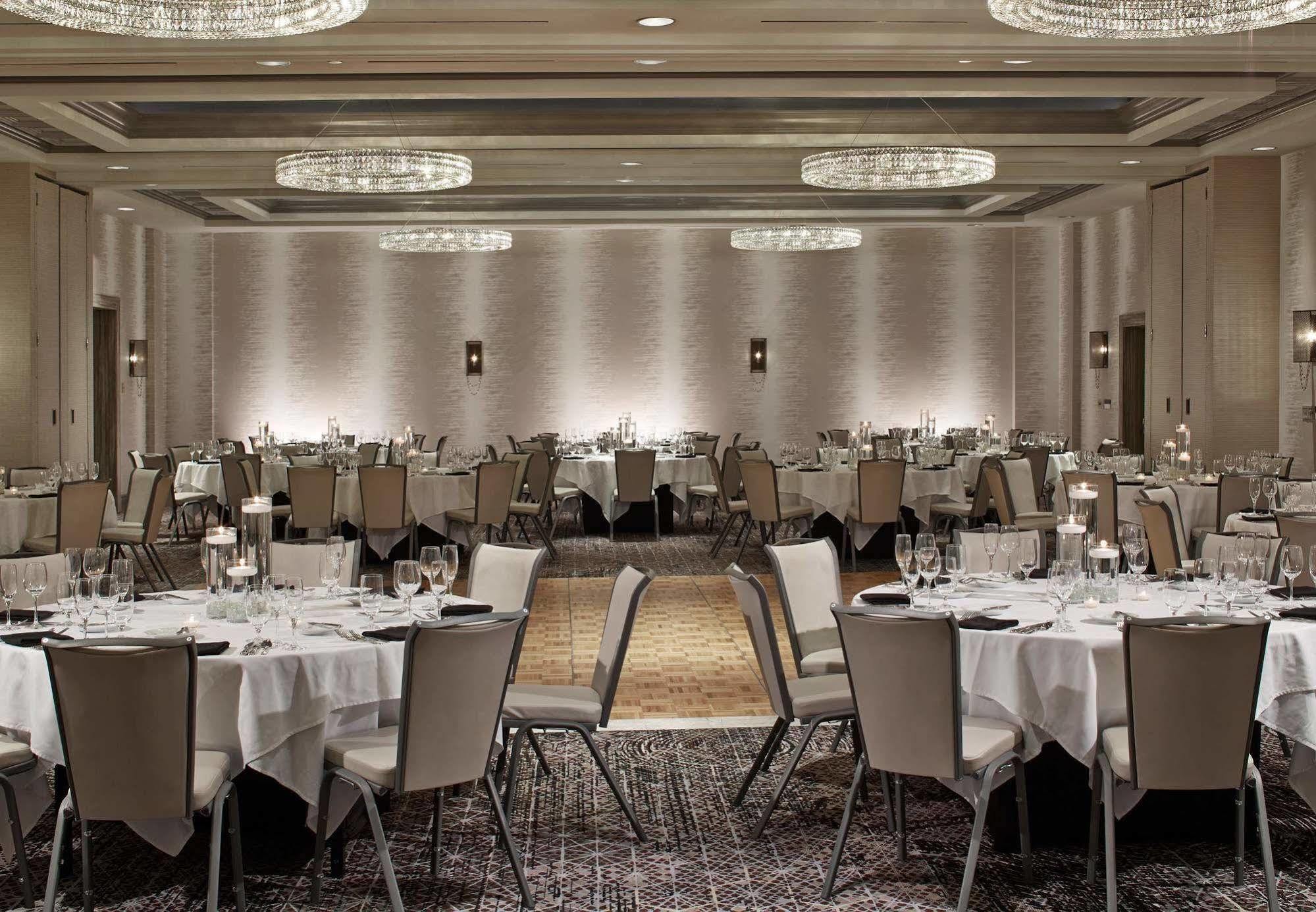 Rochester Airport Marriott Bagian luar foto